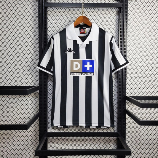 Camiseta de local de la Juventus 1998/99